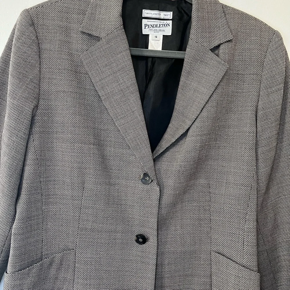 Vintage Pendleton Charcoal Gray Stretch Virgin Wool Two Button Twee-Style Blazer